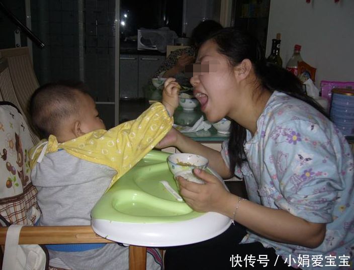 9个月宝宝食用妈妈做的饭满嘴口疮,家长别把米