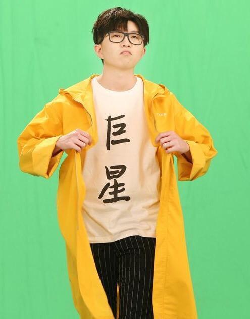 毛a手套萌翻手套,制服不忘老本行,戴上网友秒变图片阿里巴巴情趣帮厨图片