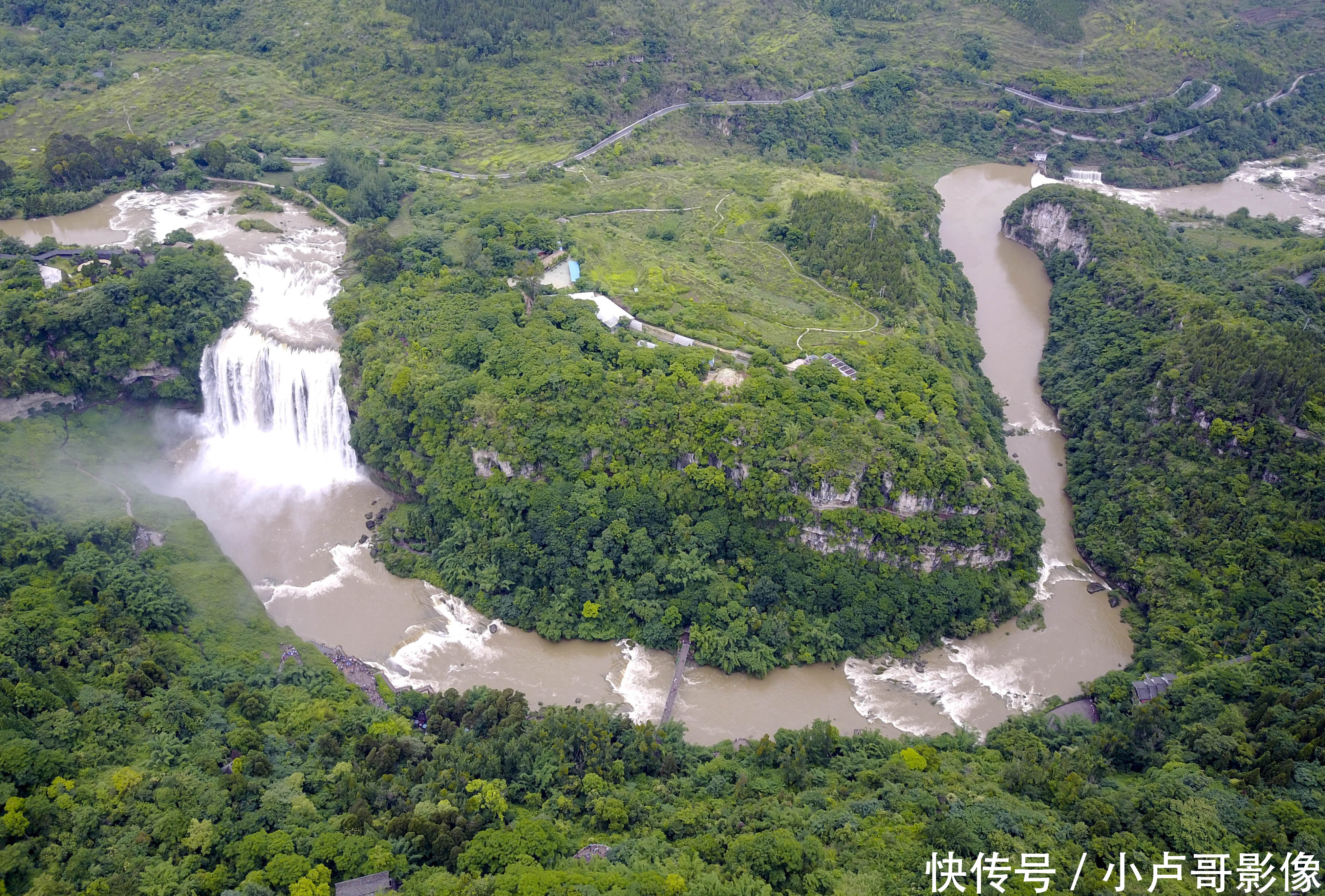 贵州黄果树瀑布迎来2018年最大洪峰，要来的朋友趁早、赶快！