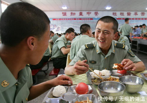 为什么中国军队在吃饭前,要唱歌,难道是因为吃