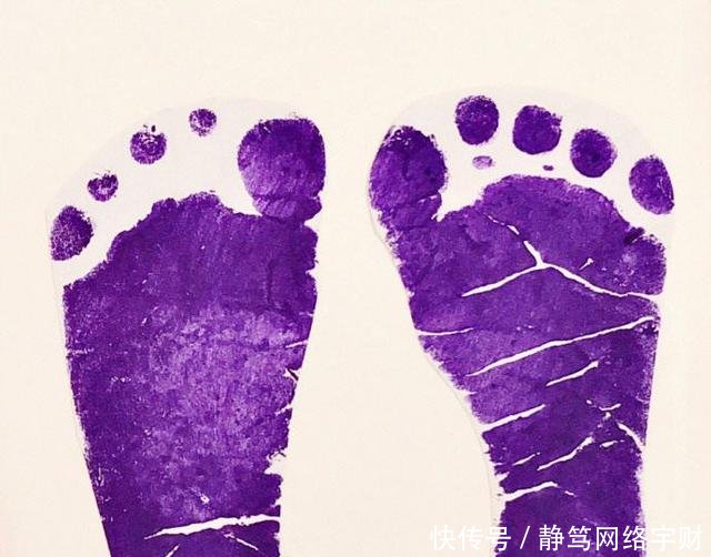 39岁秋瓷炫顺利生下宝宝,于晓光晒儿子脚印照