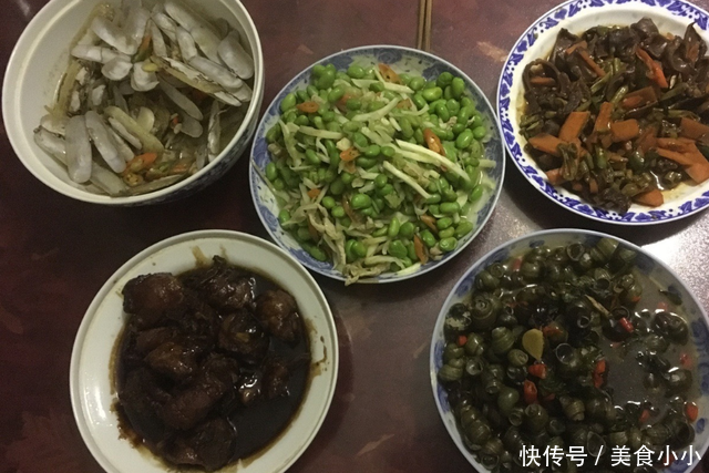 新媳妇刚刚过门后的第一次给家里人做饭，婆婆却嫌菜没胃口，看着