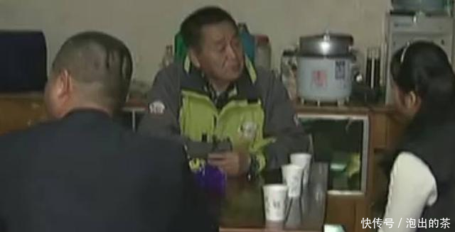 娇妻在沐足城上班,月薪两万,丈夫洗脚妹月薪两