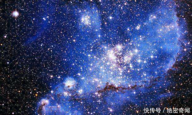 18亿光年外的异常现象被发现, 有科学家认为这是平行宇宙的证据