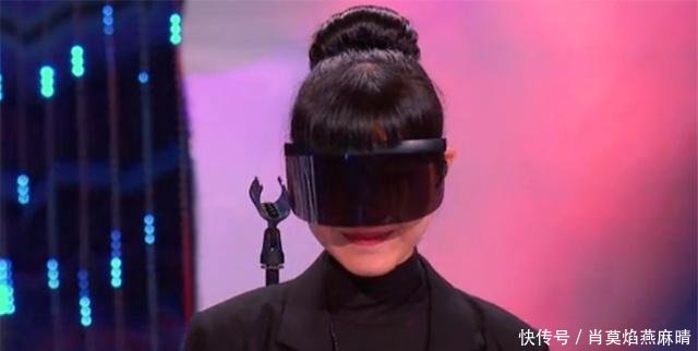 《即刻电音》眼镜女孩出场让张艺兴好奇,一句