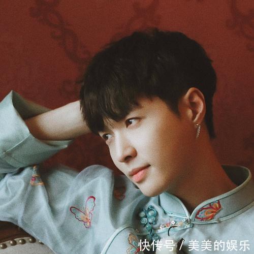 张艺兴六月蓝造型好惊艳, 但比起紫色长衫的