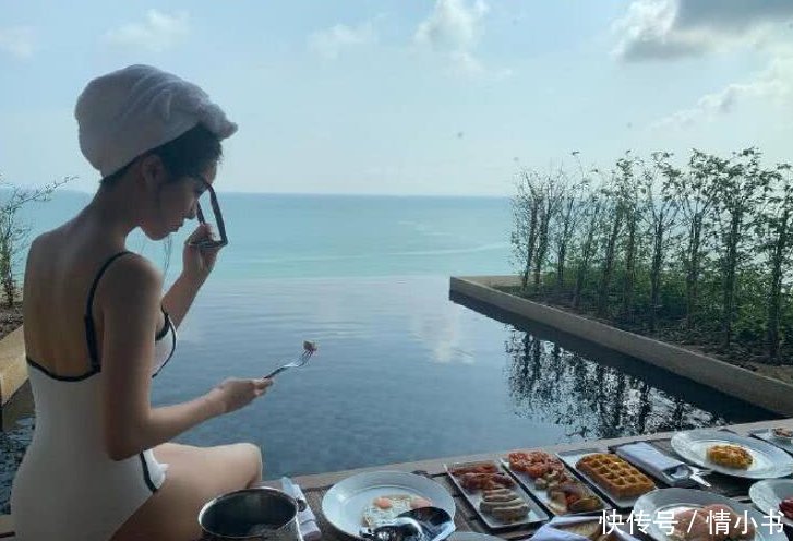 T-ara朴孝敏,INS晒白色连体泳装照,引发网友