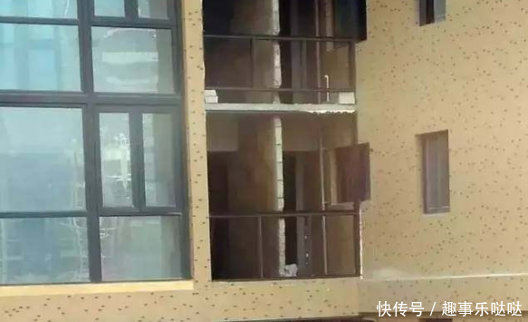 男子在家发现楼上一天冲马桶几十次,去敲门后这一幕让他傻眼了