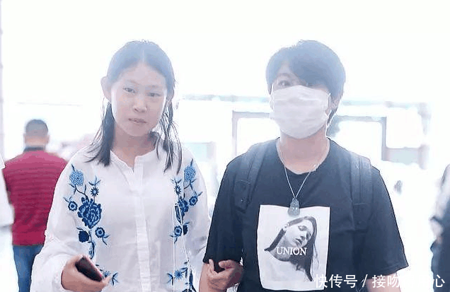 小沈阳12岁女儿近照曝光 和妈妈一样高惊艳十