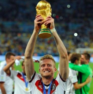 中国足球又要站起来了!7比1血洗巴西的世界巨