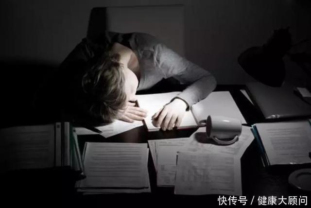 认真提醒中年人,身上若出现这4个症状,说明你