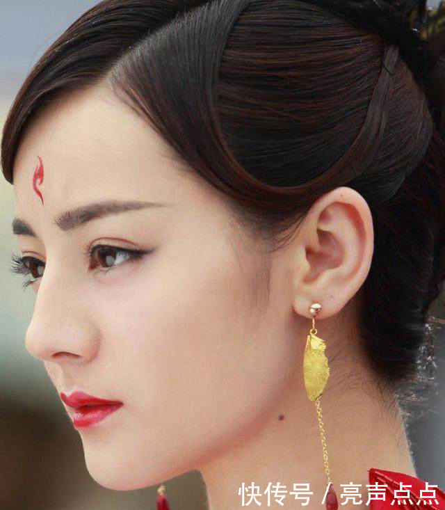 美哭了的女星古装侧颜照,热巴精致,赵丽颖婉约