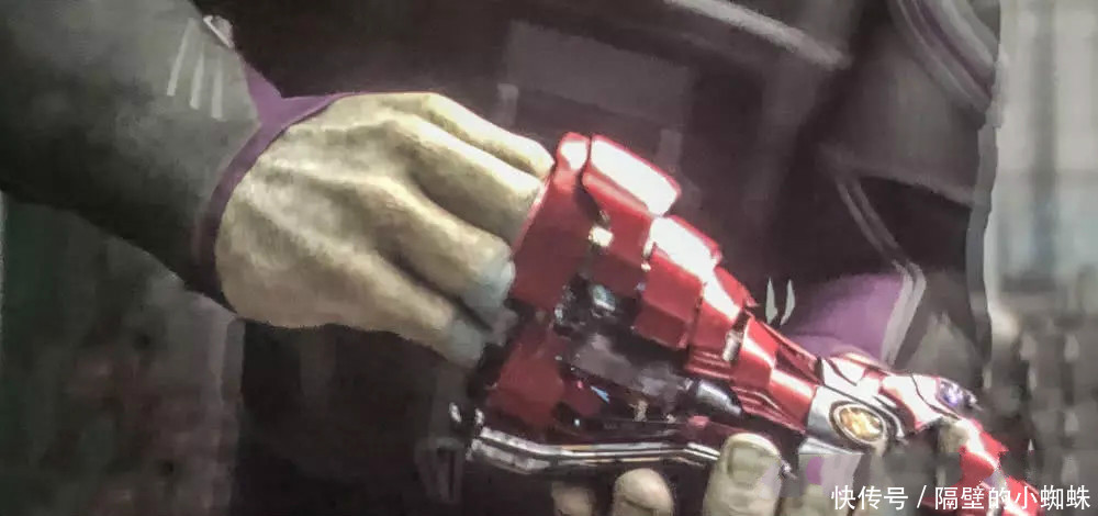 《复联4》为何钢铁侠碰了灭霸一下,无限宝石就