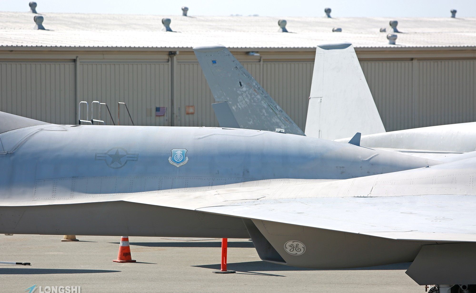 造型科幻,五代战斗机落败型号风吹雨淋,技术先进仍具参考价值