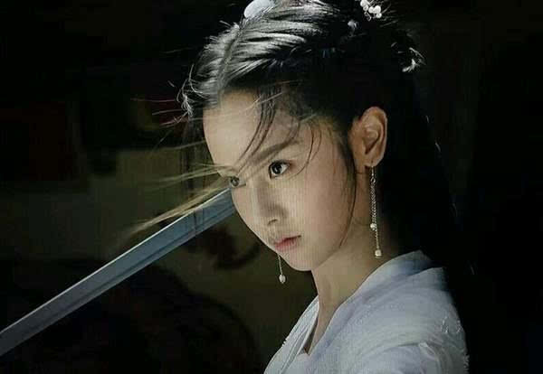 新版小龙女被吐槽杀气太足，最有仙气的是刘亦菲而李若彤最为传神