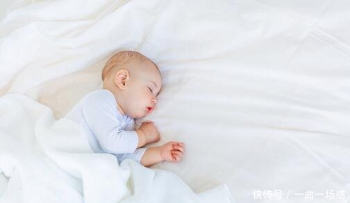 宝宝睡觉出汗是怎么回事?应该怎么办?