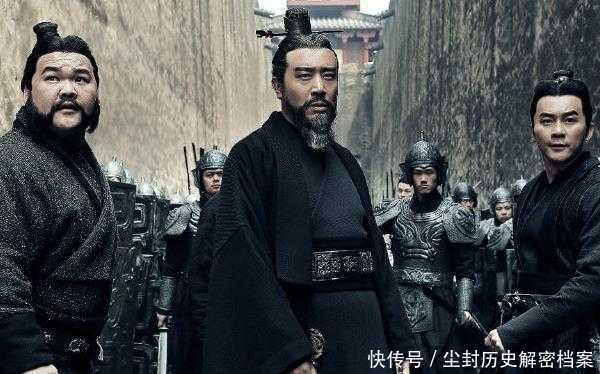 曹操的第一谋士,却被曹操活活逼死, 数年后他儿