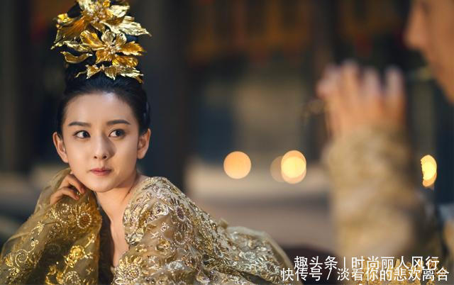31岁景甜和21岁宋祖儿穿同款黄色丝绒连衣裙,演绎不同风格好亮眼 xbet星投平台