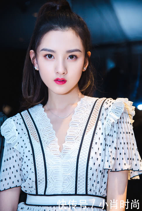 宋祖儿驼色照曝光,大气女生一身时尚私服大衣荣耀造型王者玩图片