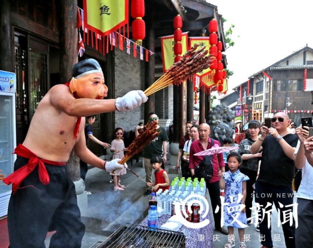 五一首日 重庆洋人街、两江影视城耍法多