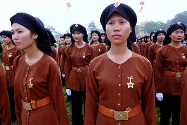不爱红妆爱武装:全球巾帼大检阅