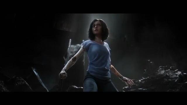 卡梅隆监制科幻新片艾丽塔战斗天使,日漫画铳