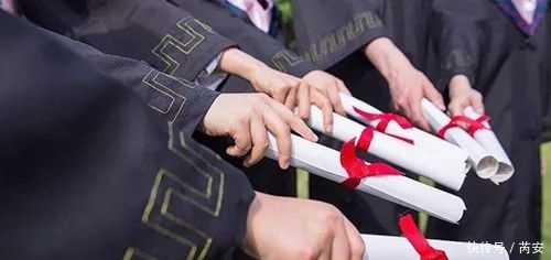 成人高考学位英语能考几次