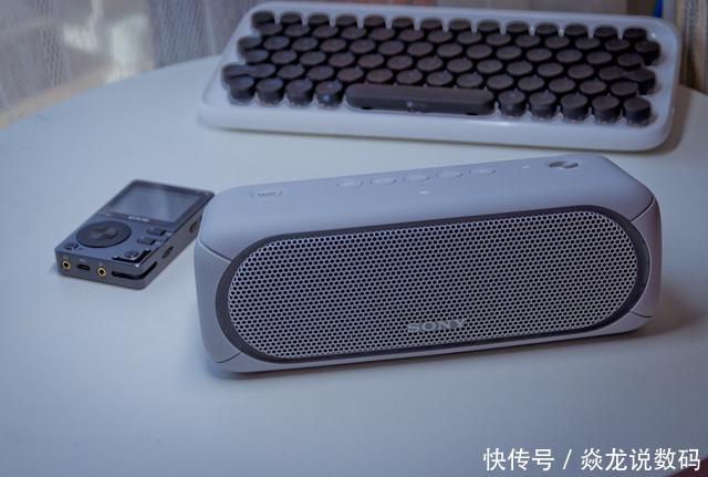 低音越狠灯越浪,索尼无线蓝牙防水音箱测评!_