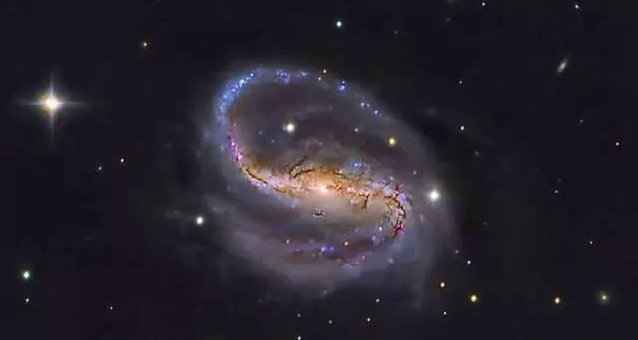 星系棒旋转速度比预期更慢暗示暗物质存在