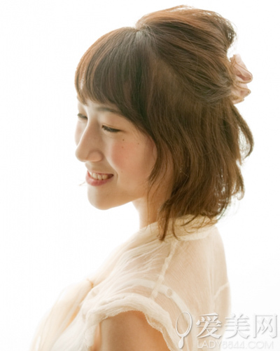 短发怎么扎1分钟打造俏丽甜美半<em>扎发型</em>_360问