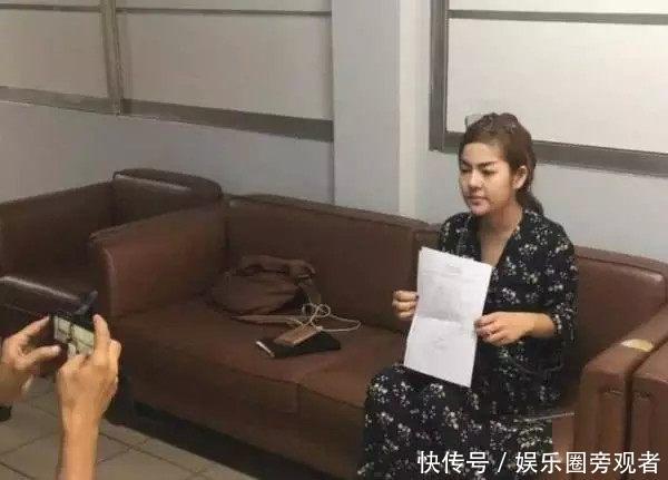 22岁女星喝醉被出租车司机“捡尸”,却含泪道歉,怪自己穿的暴露