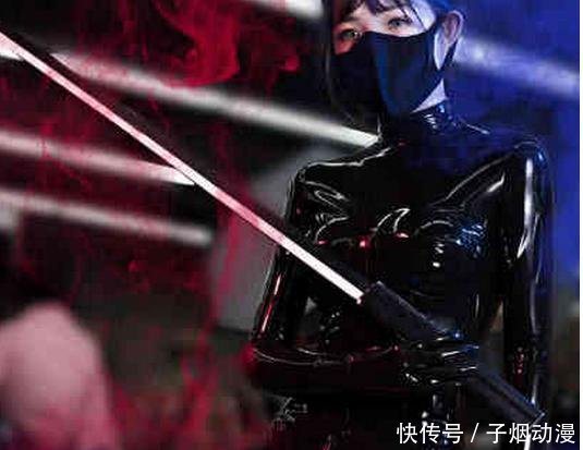 cosplay:校服紧身衣已成过去式!乳胶妈妈你有乳胶情趣的丝袜档开图片