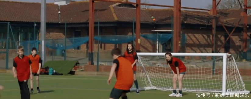 英国学生参加中国体育考试, 得知体育成绩算入