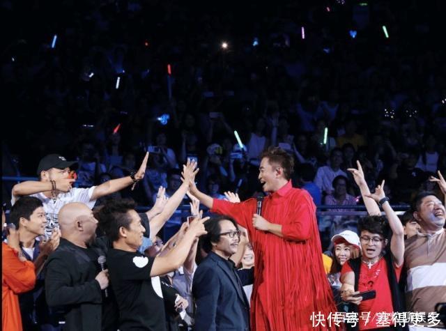 宗宪官宣明年演唱会,并且透露要请一个重量级