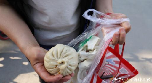 怎么帮助考生缓解考前压力?看看这位农村阿姨