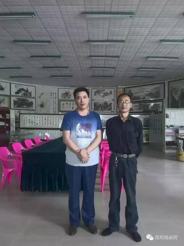 左起:南阳东方书画院院长,中国南阳著名书法家-张晓先生;本人
