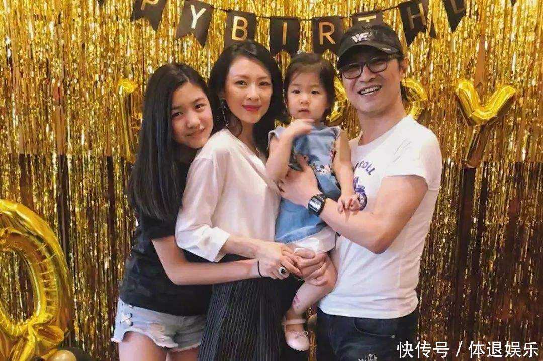 章子怡因不小心喝烟灰怼汪峰,对方调皮回应被