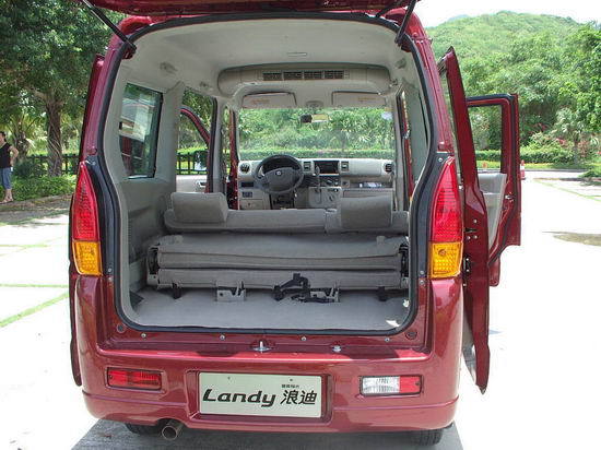 smart mpv 昌河铃木将昌河浪迪以smartmpv"灵动多功能生活车"的概念