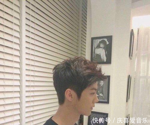 网友上海偶遇鹿晗报名练舞,按规矩排队回头做