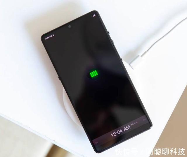 小米成为众矢之的:710+128G+双面玻璃,老罗也