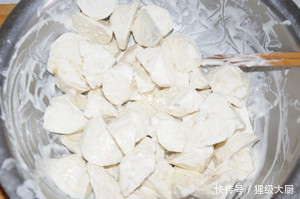 逢年过节百吃不厌的一道菜“红烧茄子”其实做法很简单!