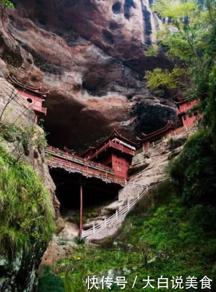 福建悬空寺，距今已有800多年，名气不大游客不多！