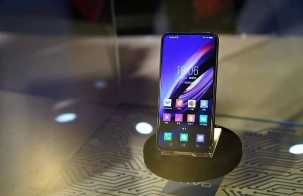 开年发布会未来感十足,水滴手机大势来袭