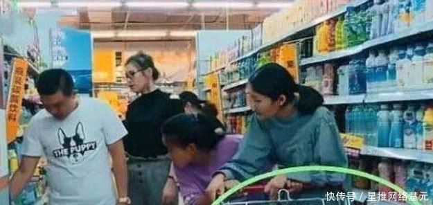 《变形计》农村女孩超市疯狂购,看到城市爸爸