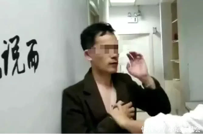 11岁女孩竟遭培训机构老师如此对待,网友:这种