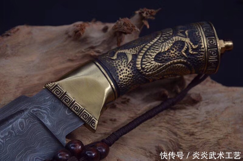 纯手工户外刀 手工雕刻纯黄铜手柄 百炼花纹钢