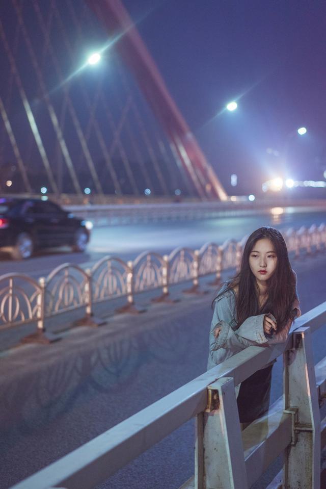 摄影技巧:这三个小tips让你拍好夜晚的网红小姐