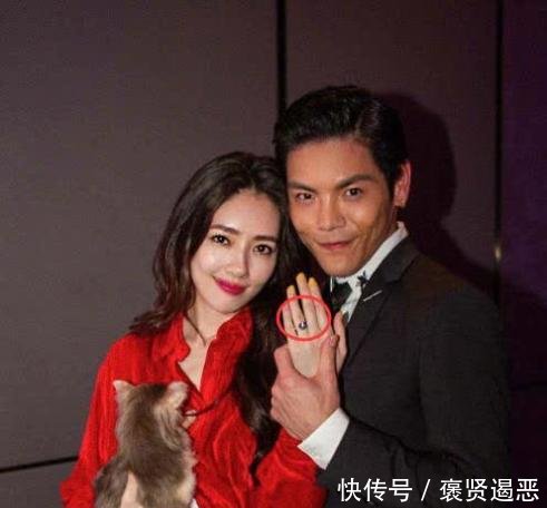 向佐郭碧婷订婚后,首晒相依相偎合影照,大秀恩
