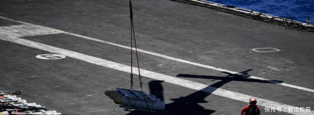 印度航母有甲板拖拉机,美军航母有空中拖拉机