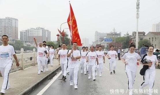 湖北通城:减税降费政策宣传搭上微马加速度